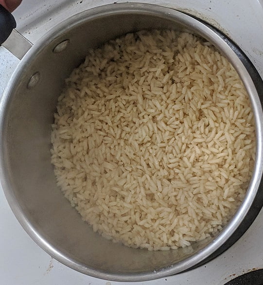 Plating rice on a dish