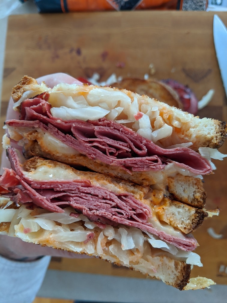 How To Make A Reuben Sandwich At Home – Chefs Notes