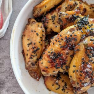 Broiled Chicken Wings with sesame seeds